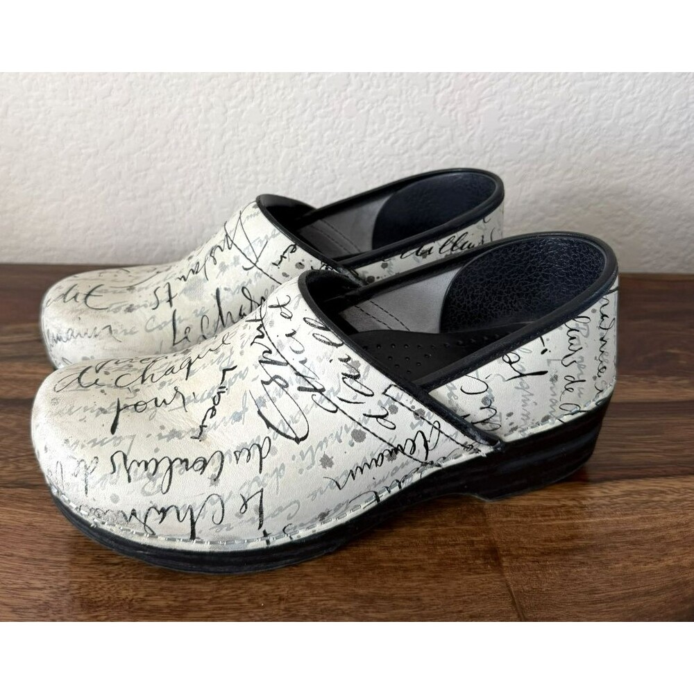 Dansko Professional Cream French Script Clogs Shoes EU 41 US 10 10.5 Nurse